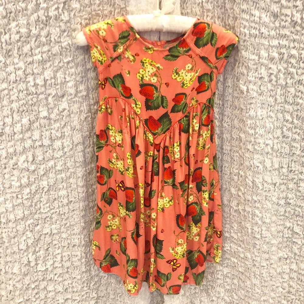 Cute dress for Girls. From Fabula. Size 6. EUC.